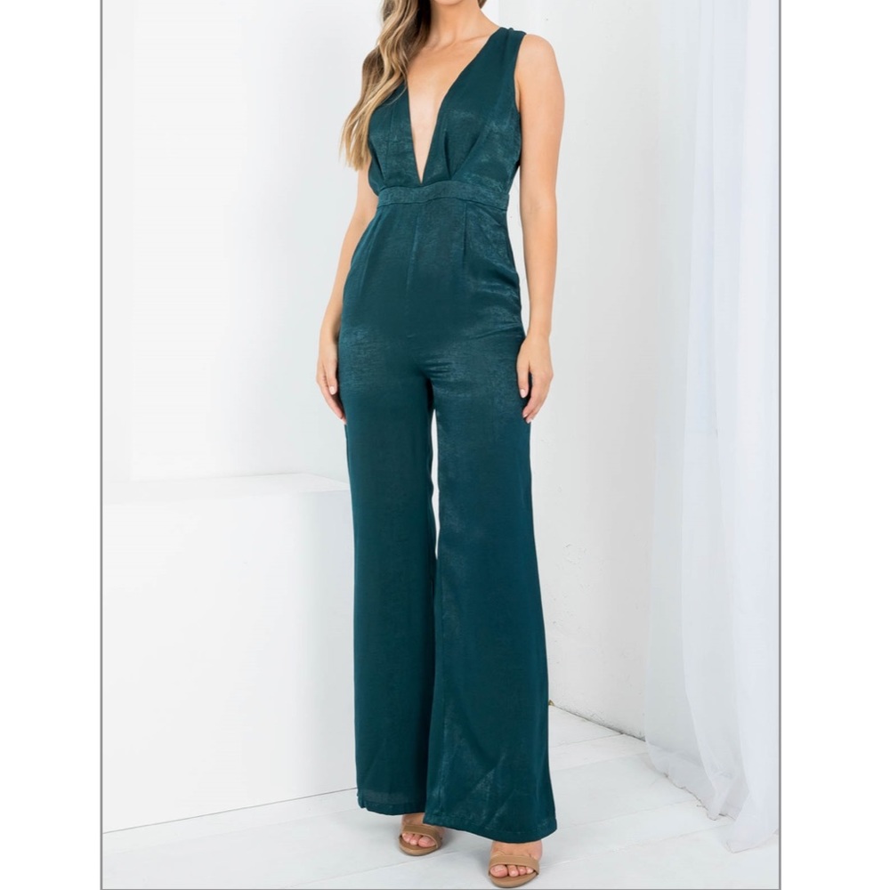 Hunter Green Satin Sleeveless Jumpsuit With Pockets - Picture 3 of 6